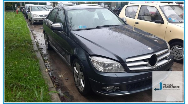 MERCEDES-BENZ Classe C W/S204 del 2008 parti usate e ricambi - Tipo Motore 271952