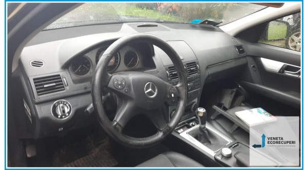 MERCEDES-BENZ Classe C W/S204 del 2008 parti usate e ricambi - Tipo Motore 271952