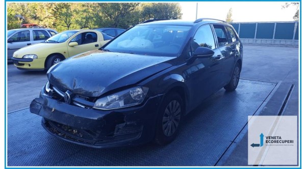 VOLKSWAGEN GOLF VARIANT  del 2015 parti usate e ricambi - Tipo Motore CLH