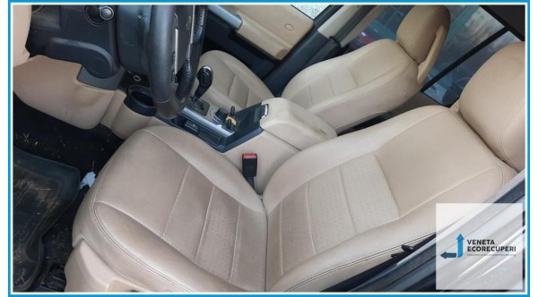 LAND ROVER DISCOVERY 3a Serie  del 2008 parti usate e ricambi - Tipo Motore 276DT