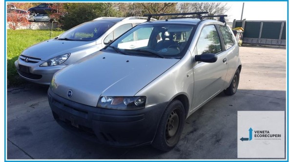 FIAT PUNTO 1N/1P del 2000 parti usate e ricambi - Tipo Motore 188A4000