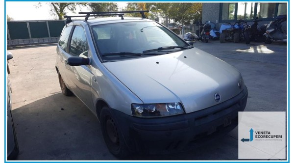 FIAT PUNTO 1N/1P del 2000 parti usate e ricambi - Tipo Motore 188A4000