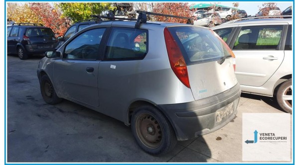 FIAT PUNTO 1N/1P del 2000 parti usate e ricambi - Tipo Motore 188A4000