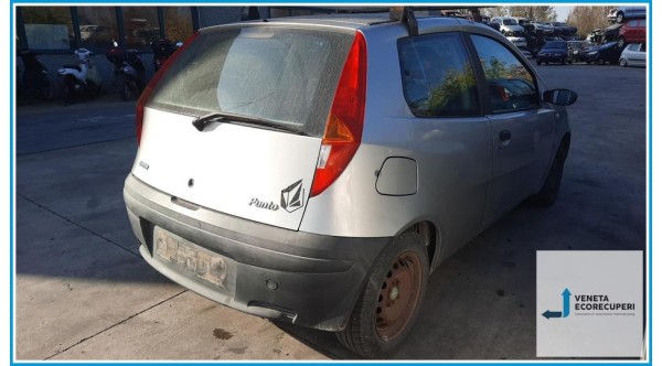 FIAT PUNTO 1N/1P del 2000 parti usate e ricambi - Tipo Motore 188A4000