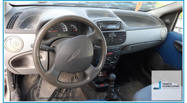 FIAT PUNTO 1N/1P del 2000 parti usate e ricambi - Tipo Motore 188A4000