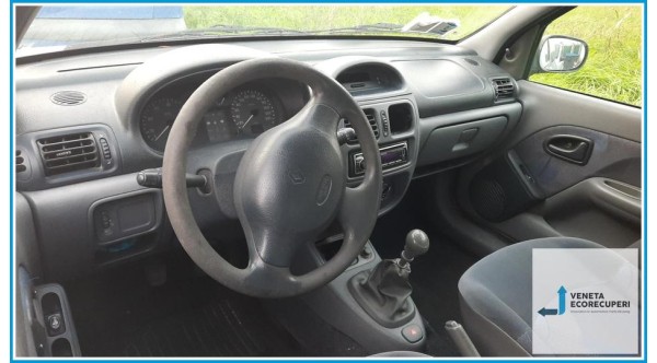 RENAULT CLIO 2a Serie  del 1999 parti usate e ricambi - Tipo Motore D7FD7