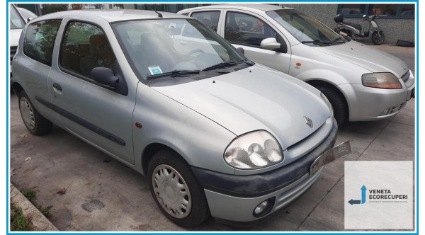 RENAULT CLIO 2a Serie  del 2001 parti usate e ricambi - Tipo Motore D7FG7