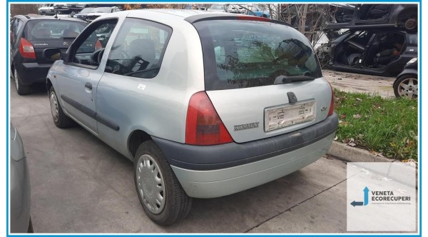 RENAULT CLIO 2a Serie  del 2001 parti usate e ricambi - Tipo Motore D7FG7