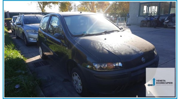 FIAT PUNTO 1N/1P del 2000 parti usate e ricambi - Tipo Motore 188A4000