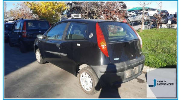 FIAT PUNTO 1N/1P del 2000 parti usate e ricambi - Tipo Motore 188A4000