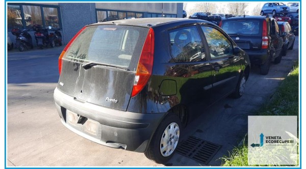 FIAT PUNTO 1N/1P del 2000 parti usate e ricambi - Tipo Motore 188A4000
