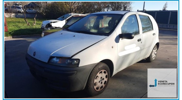 FIAT PUNTO 1N/1P del 2001 parti usate e ricambi - Tipo Motore 188A4000