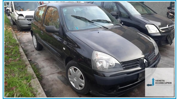 RENAULT CLIO 2a Serie  del 2006 parti usate e ricambi - Tipo Motore D7FG7