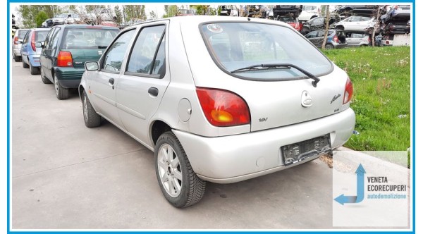 FORD FIESTA DX del 1998 parti usate e ricambi