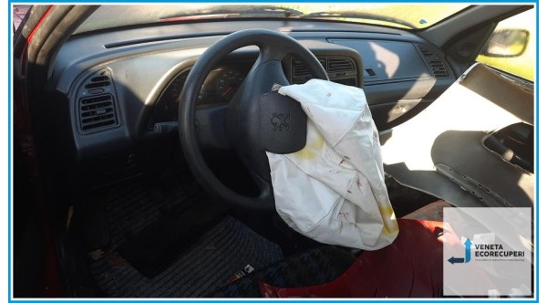 PEUGEOT 306  del 1997 parti usate e ricambi - Tipo Motore KFX