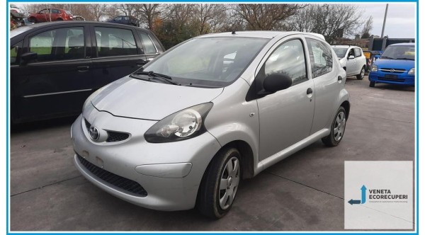TOYOTA AYGO 1a Serie  del 2008 parti usate e ricambi - Tipo Motore 1KRFE