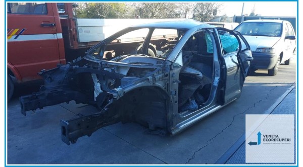 VOLKSWAGEN GOLF  del 2016 parti usate e ricambi - Tipo Motore CJX