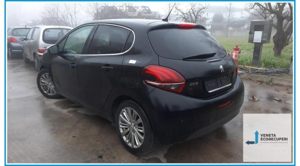 PEUGEOT 208  del 2019 parti usate e ricambi - Tipo Motore HM05