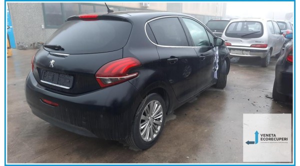 PEUGEOT 208  del 2019 parti usate e ricambi - Tipo Motore HM05