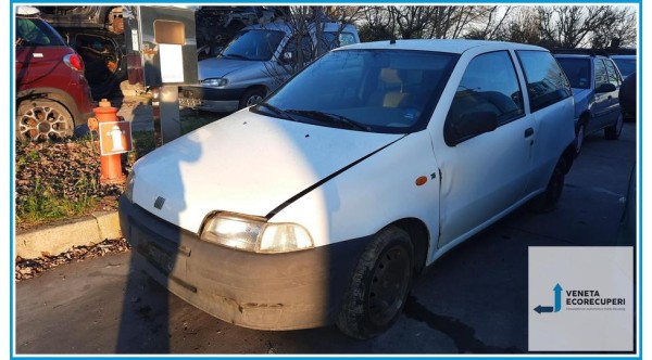 FIAT PUNTO 1a Serie  del 1994 parti usate e ricambi - Tipo Motore 176A8000