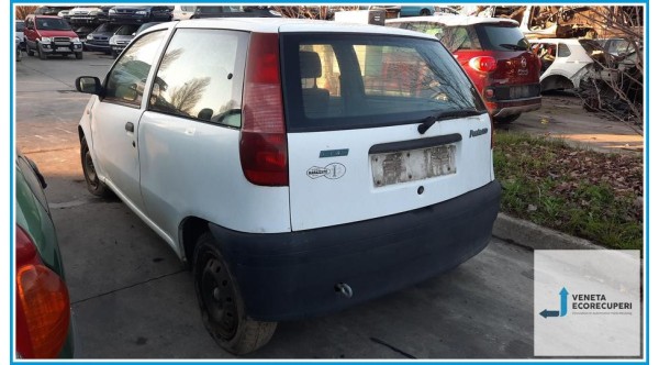FIAT PUNTO 1a Serie  del 1994 parti usate e ricambi - Tipo Motore 176A8000