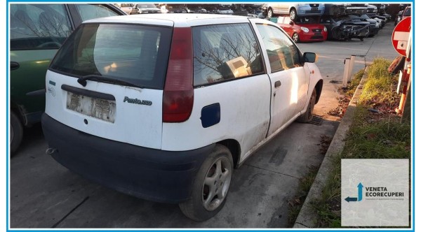 FIAT PUNTO 1a Serie  del 1994 parti usate e ricambi - Tipo Motore 176A8000