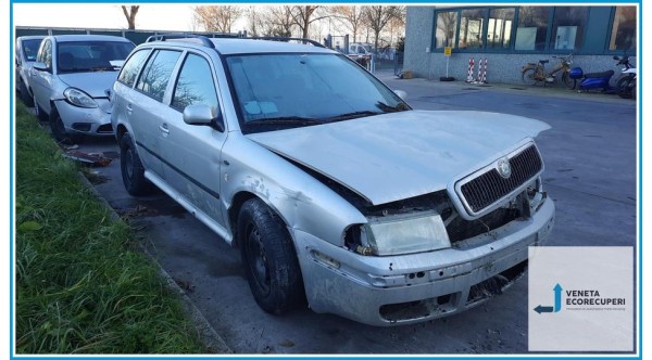 SKODA OCTAVIA 1U del 2001 parti usate e ricambi - Tipo Motore ALH