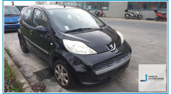 PEUGEOT 107  del 2009 parti usate e ricambi - Tipo Motore 1KR