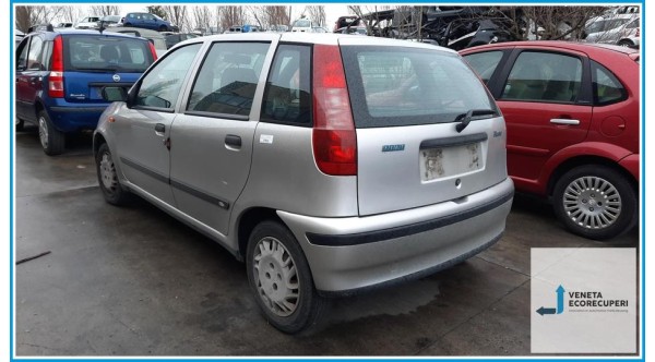 FIAT PUNTO 1a Serie  del 1999 parti usate e ricambi - Tipo Motore 176B9000