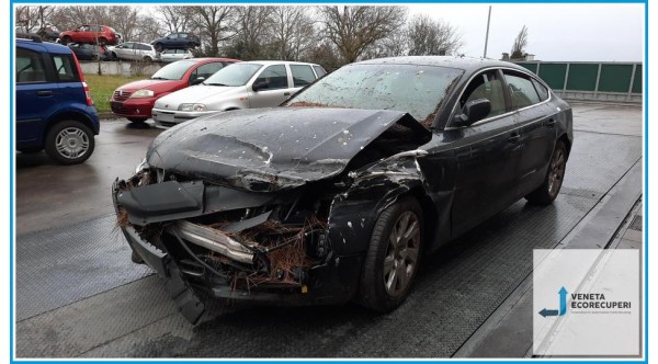 AUDI A5/S5 8T del 2011 parti usate e ricambi - Tipo Motore CGK