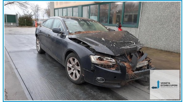 AUDI A5/S5 8T del 2011 parti usate e ricambi - Tipo Motore CGK