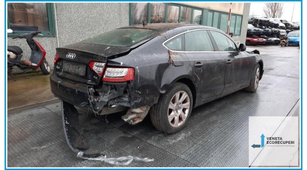 AUDI A5/S5 8T del 2011 parti usate e ricambi - Tipo Motore CGK