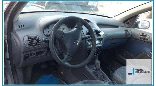PEUGEOT 206  del 2004 parti usate e ricambi - Tipo Motore 8HX