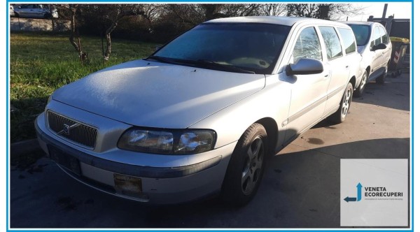 VOLVO V70/XC70  del 2003 parti usate e ricambi - Tipo Motore D5244T