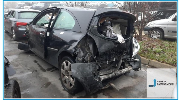 RENAULT MEGANE 2a Serie  del 2004 parti usate e ricambi - Tipo Motore K9KF7