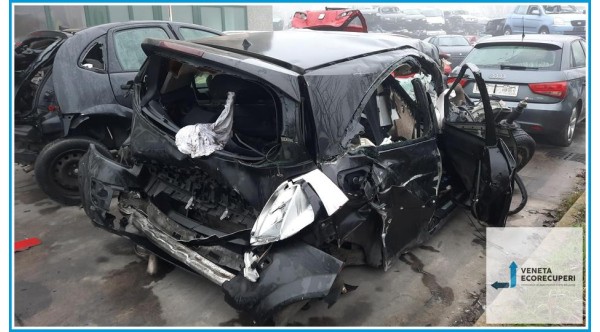 RENAULT MEGANE 2a Serie  del 2004 parti usate e ricambi - Tipo Motore K9KF7