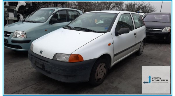 FIAT PUNTO 1a Serie  del 1994 parti usate e ricambi - Tipo Motore 176A6000