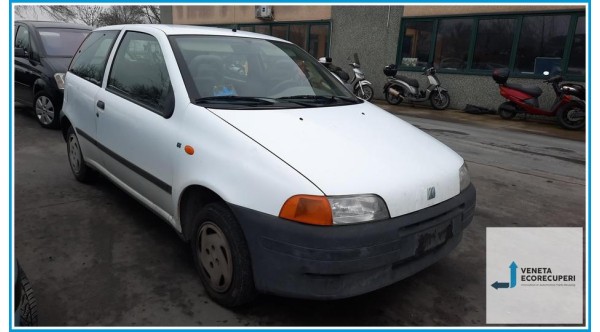 FIAT PUNTO 1a Serie  del 1994 parti usate e ricambi - Tipo Motore 176A6000