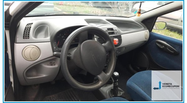 FIAT PUNTO 1N/1P del 2001 parti usate e ricambi - Tipo Motore 188A5000