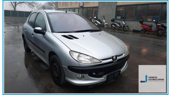 PEUGEOT 206  del 2002 parti usate e ricambi - Tipo Motore HFX