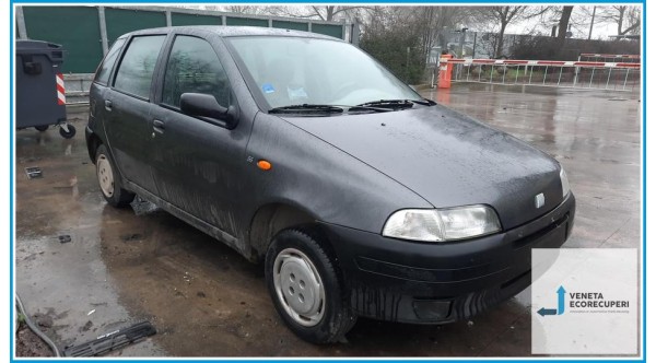 FIAT PUNTO 1a Serie  del 1996 parti usate e ricambi - Tipo Motore 176B2000