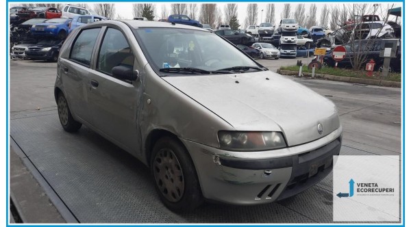 FIAT PUNTO 1N/1P del 2002 parti usate e ricambi - Tipo Motore 188A4000