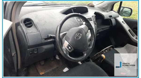 TOYOTA YARIS  del 2006 parti usate e ricambi - Tipo Motore 1KRFE