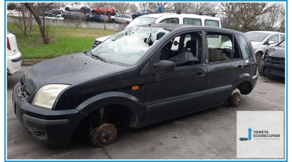 FORD FUSION CBK del 2005 parti usate e ricambi - Tipo Motore F6JA