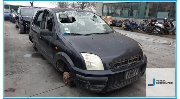 FORD FUSION CBK del 2005 parti usate e ricambi - Tipo Motore F6JA
