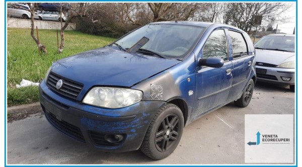FIAT PUNTO 1N/1P del 2004 parti usate e ricambi - Tipo Motore 188A4000
