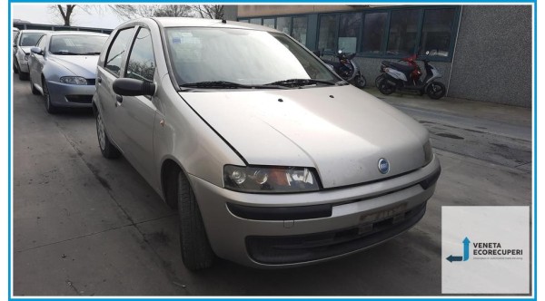 FIAT PUNTO 1N/1P del 2001 parti usate e ricambi - Tipo Motore 188A4000