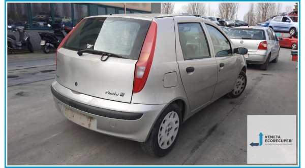 FIAT PUNTO 1N/1P del 2001 parti usate e ricambi - Tipo Motore 188A4000