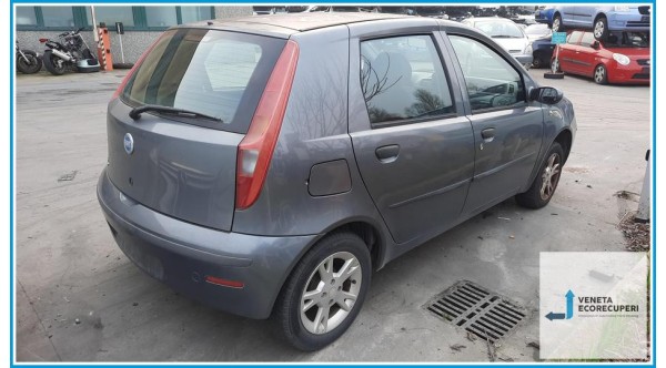 FIAT PUNTO 2U del 2004 parti usate e ricambi - Tipo Motore 188A4000