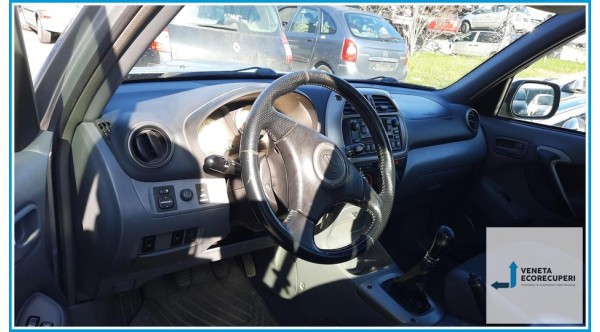 TOYOTA RAV 4 2a Serie  del 2003 parti usate e ricambi - Tipo Motore 1CDFTV
